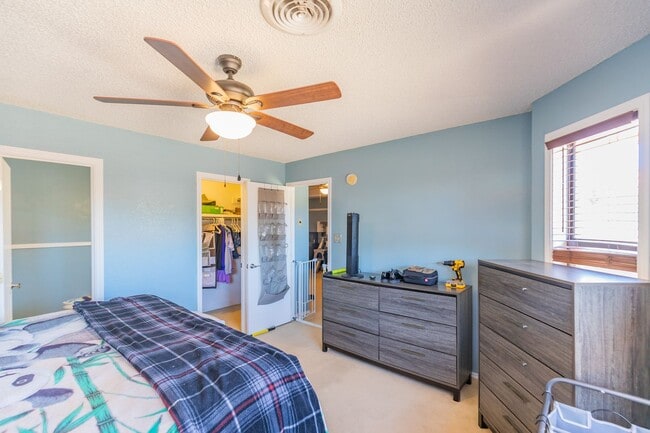 Building Photo - Beautiful 3 Bedroom/2 Bath Home