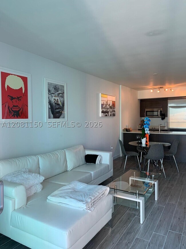 Building Photo - 500 Brickell Ave