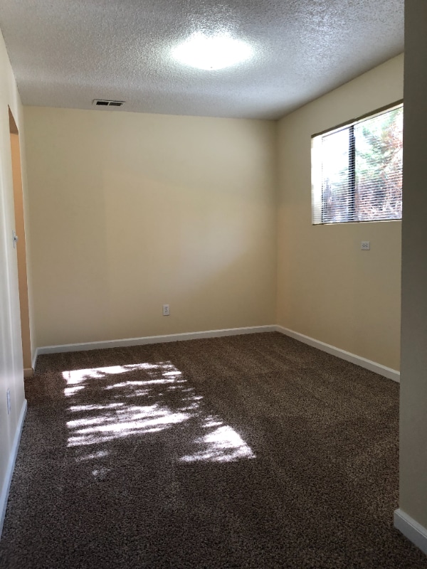 Building Photo - 600 Manhattan Dr