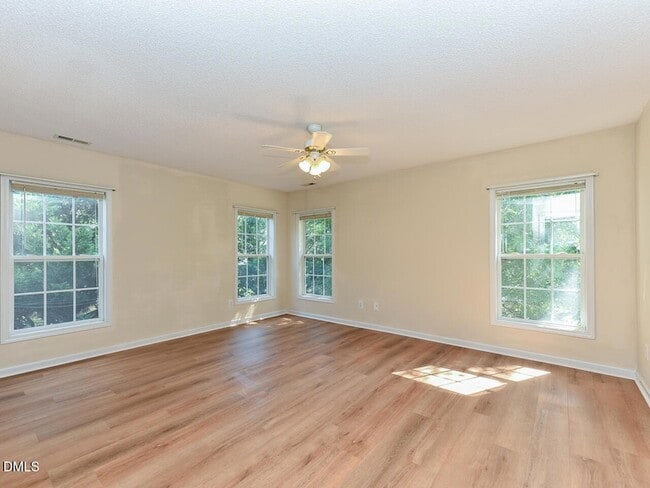 Building Photo - 406 Somersview Dr