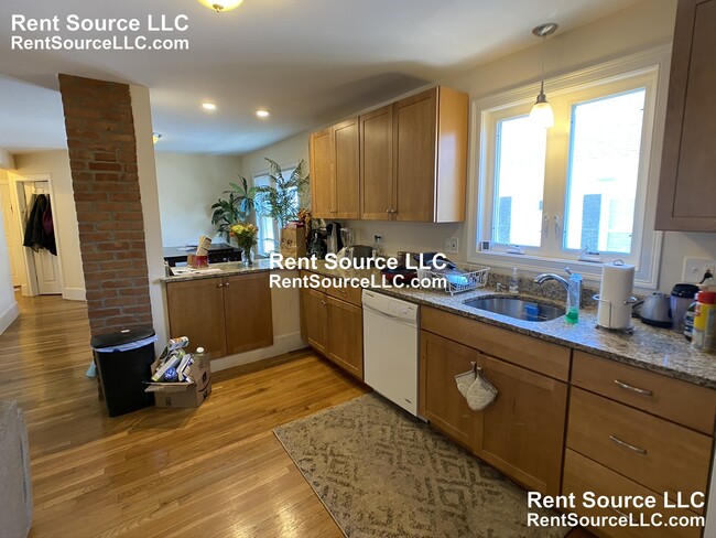 Building Photo - 80 Ten Hills Rd