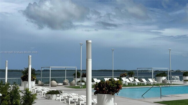 Building Photo - 770 Claughton Island Dr