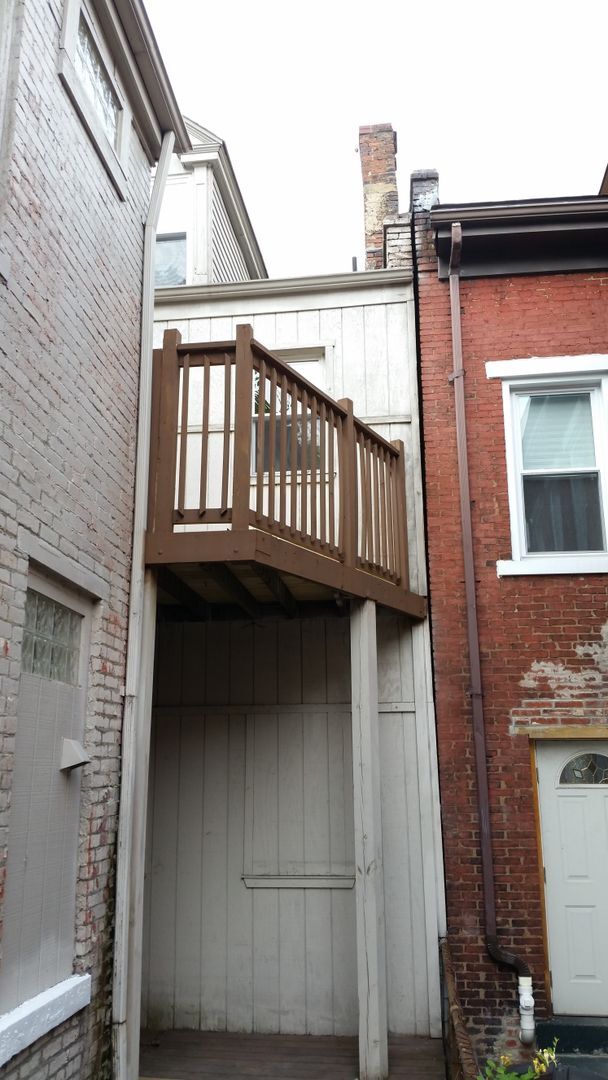 Building Photo - Huge Luxury South Side Home w/ Stainless K...
