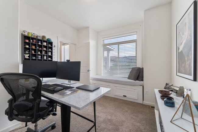 Building Photo - 3 Bedroom, 2 Bath Home