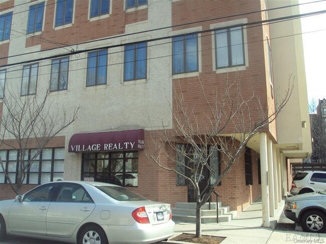 Primary Photo - 88 Lake Ave