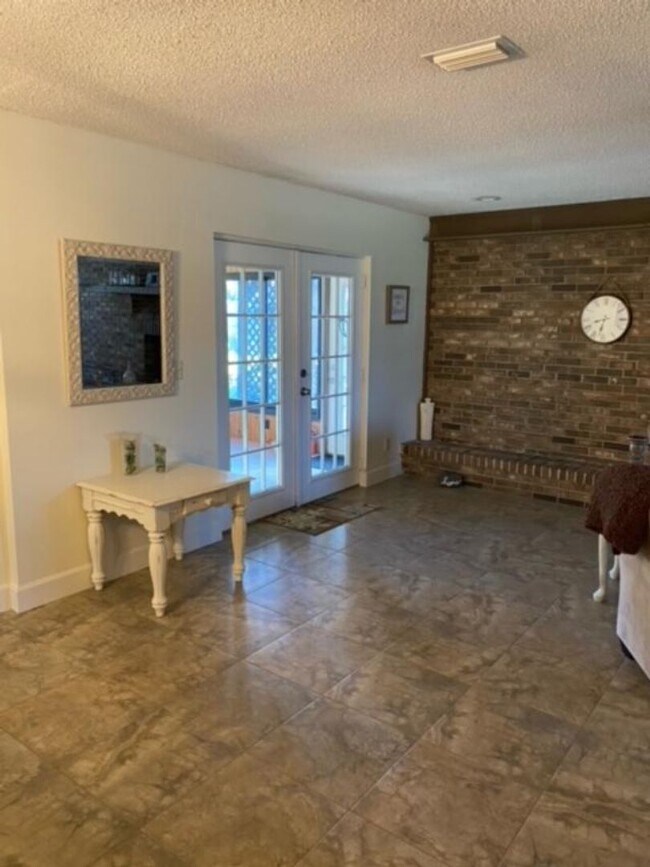 Building Photo - 3/2.5 in Sebastian FL