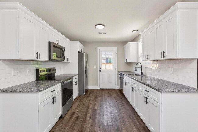 Building Photo - 206 Ross Ave