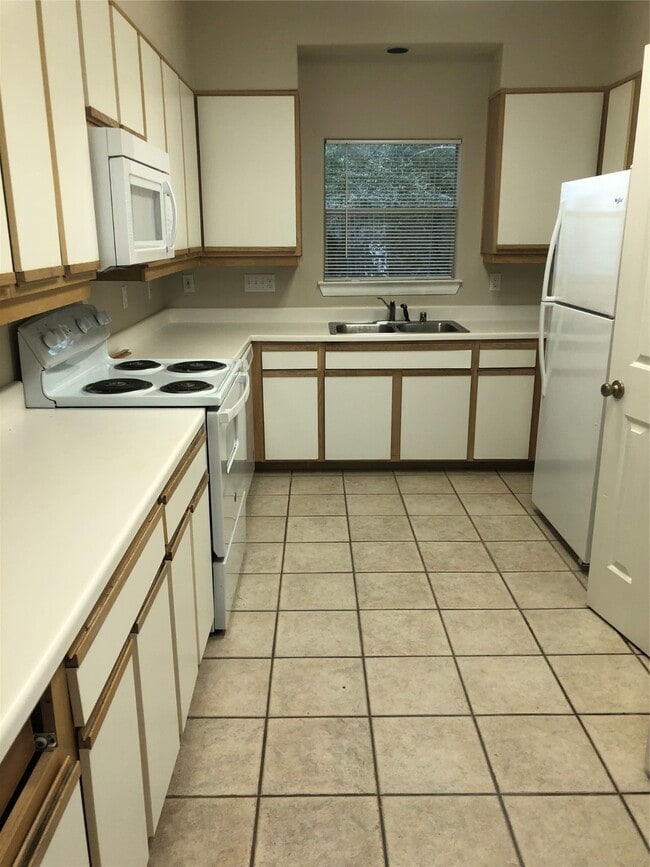 Building Photo - 3903 Law St