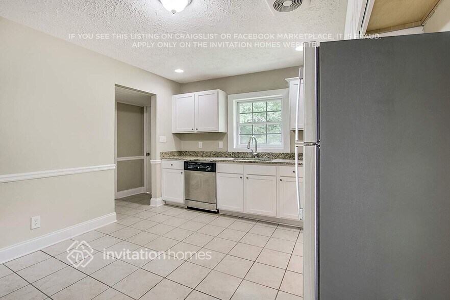 Building Photo - 2976 Flowers Dr