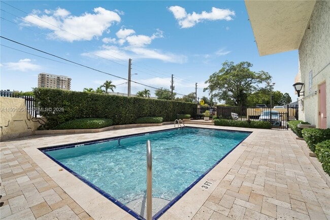 Building Photo - 300 NW 42nd Ave