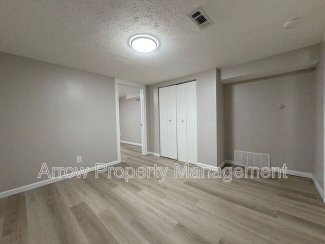 Building Photo - 2442 Vine St