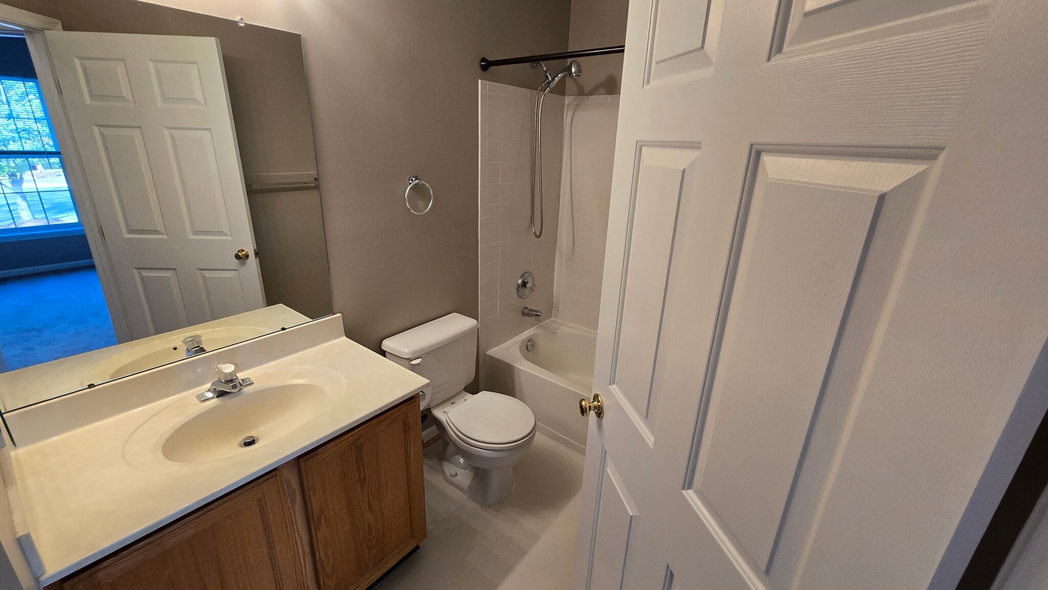 Upstairs Bathroom - 9443 Birchwood Ln