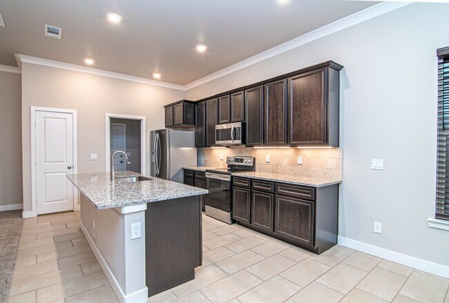 Building Photo - 6841 Rio Pl