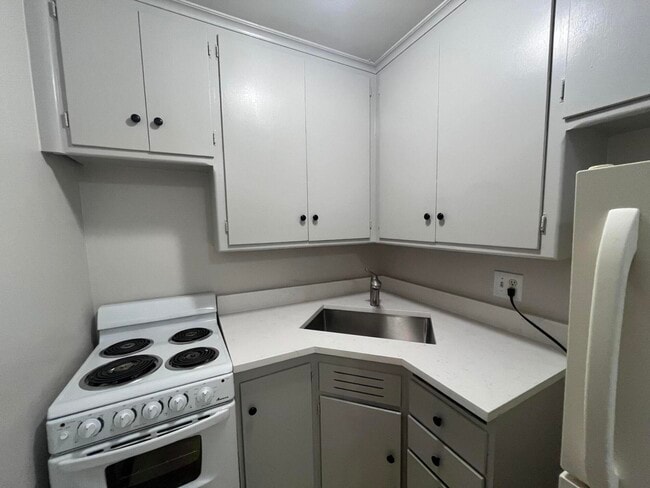 Building Photo - 4934 W Forest Home Ave