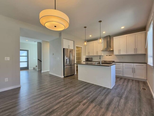 Building Photo - 6606 S Springview St