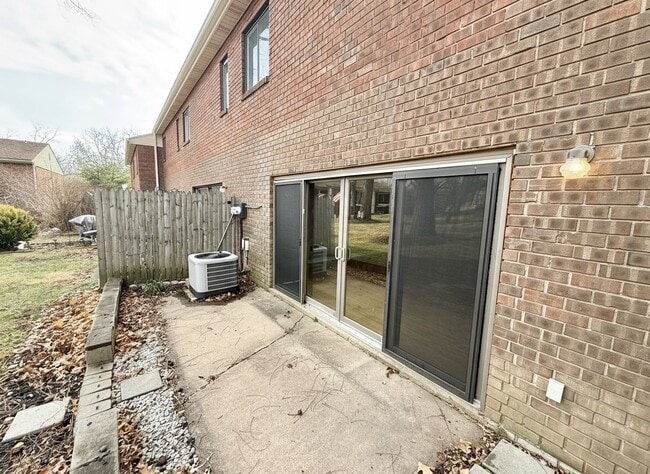 Building Photo - 1 Kings Ct