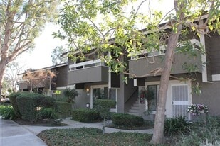 Exterior/Balcony - 220 Springview