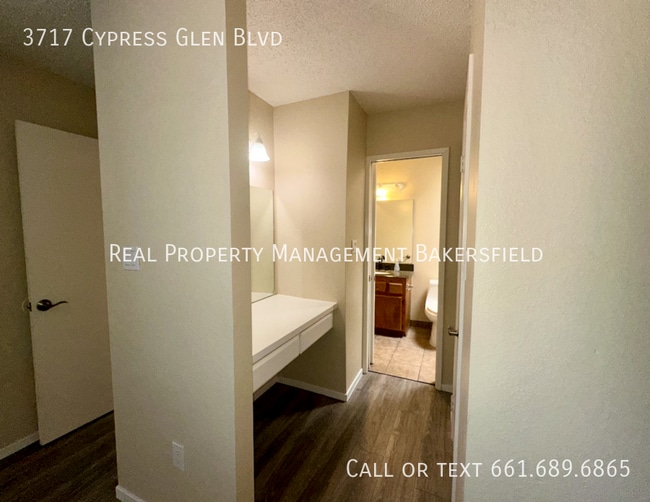 Building Photo - 3717 Cypress Glen Blvd