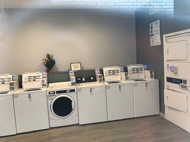 Building Photo - Coming soon! Walking distance to downtown Franklin and Bicentennial Park!