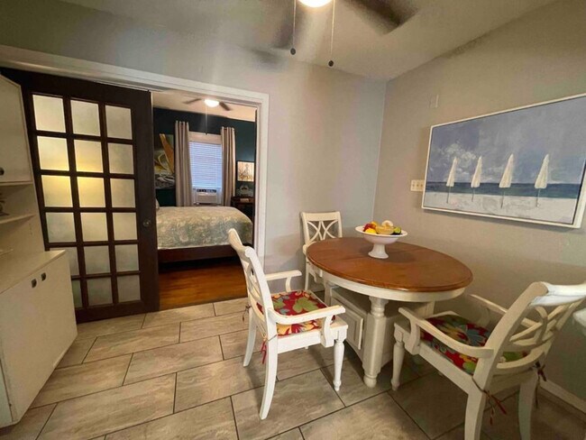 Building Photo - 2521 Avenue Q