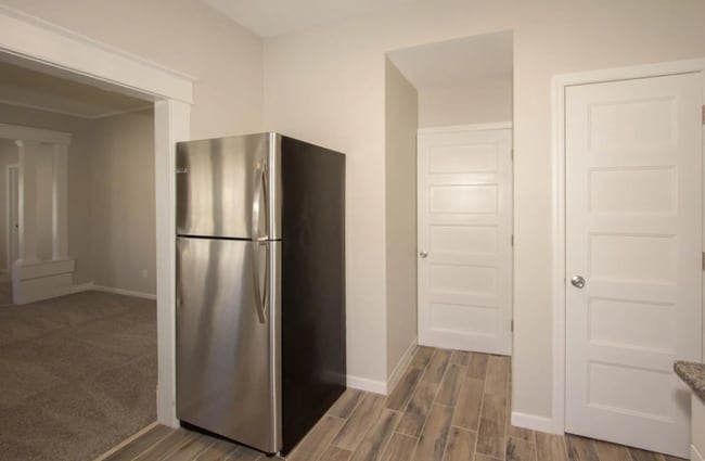 Building Photo - 3 Bed, 2 Bath in Claremore- Available Now!