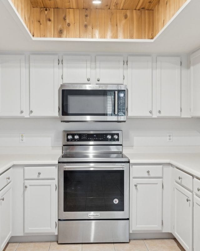 Building Photo - 9736 N 95th St