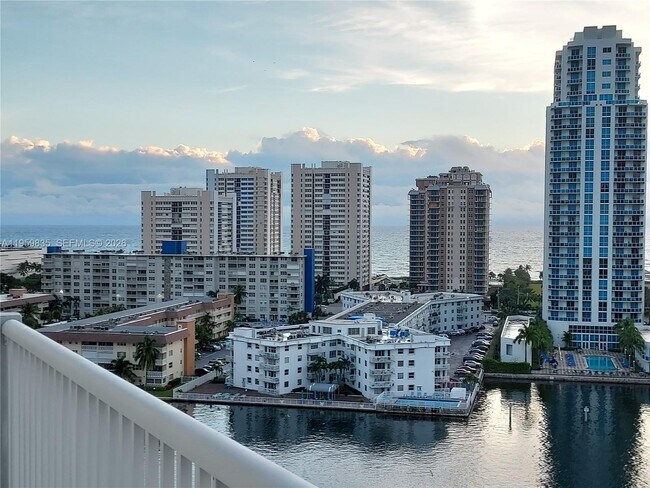 Building Photo - 137 Golden Isles Dr