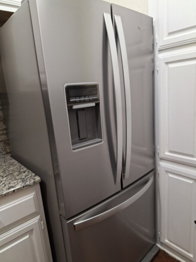 Building Photo - 1101 Calico Ln