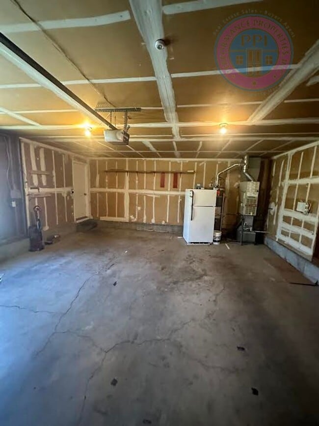 Building Photo - Desirable Tualatin - Central Air! Single L...