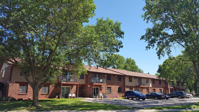 Building Photo - Garden Point Apartments