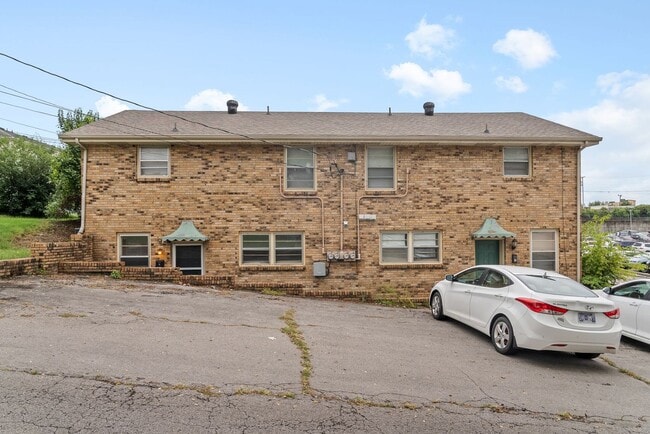 Building Photo - 211 N 5th St