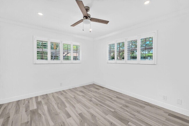 Building Photo - 850 W Camino Real