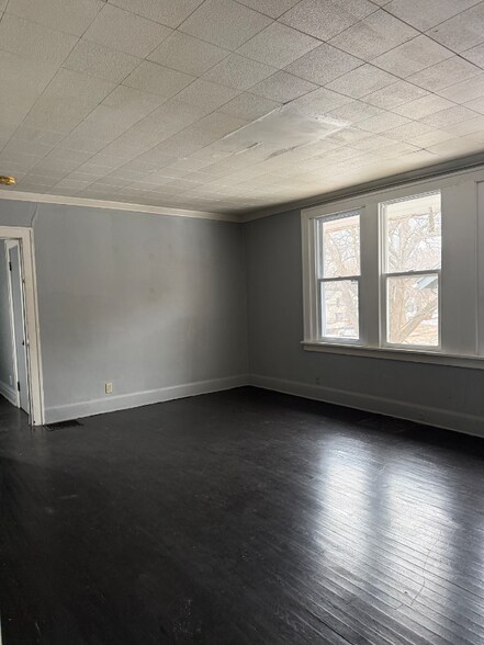 Building Photo - 917 N Winnebago St