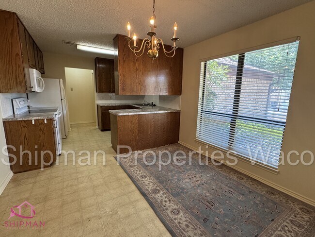 Building Photo - 919 La Porte Dr