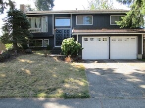 Building Photo - Woodinville Kingsgate Split