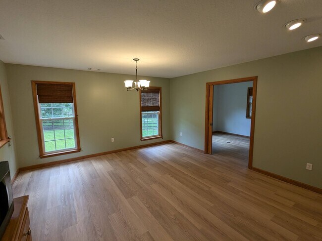 Building Photo - 250 Cassie Ree Rd