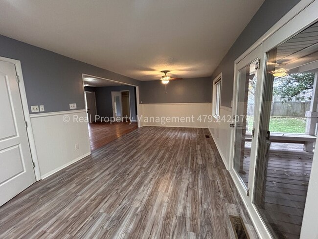 Building Photo - 1901 S 72nd St