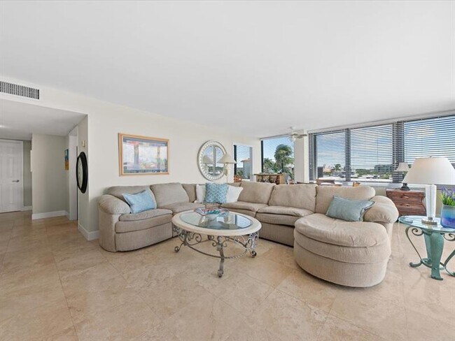 Building Photo - 3589 S Ocean Blvd
