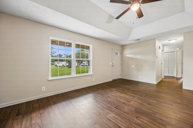 Building Photo - 117 Pinedale Dr