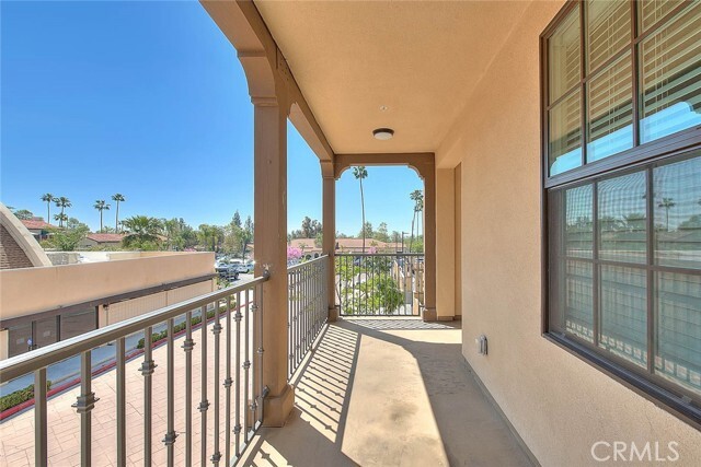 Building Photo - 501 W Foothill Blvd