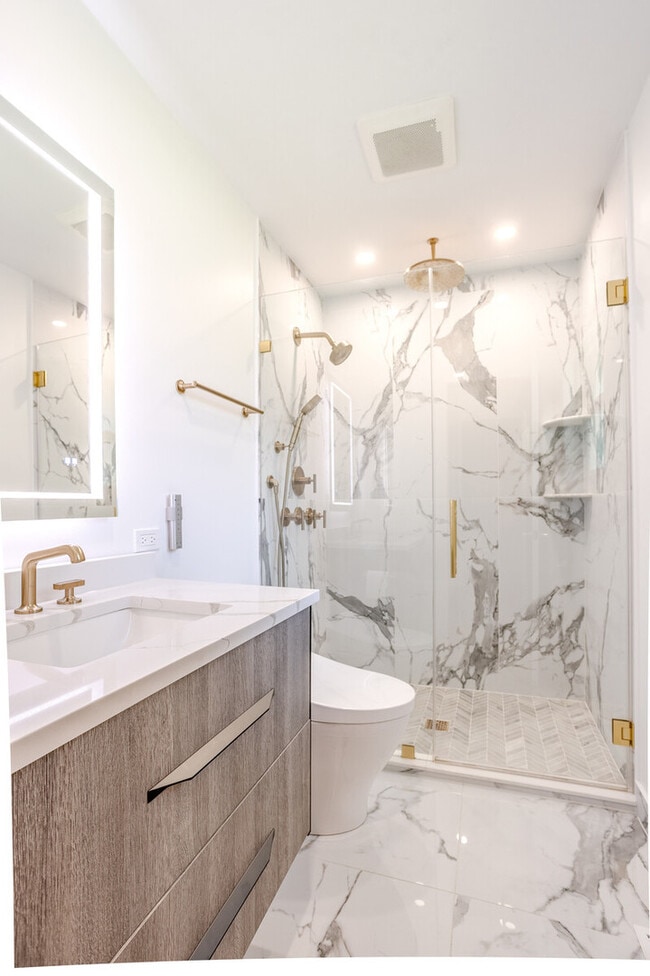 Building Photo - 715 Lamon Ave