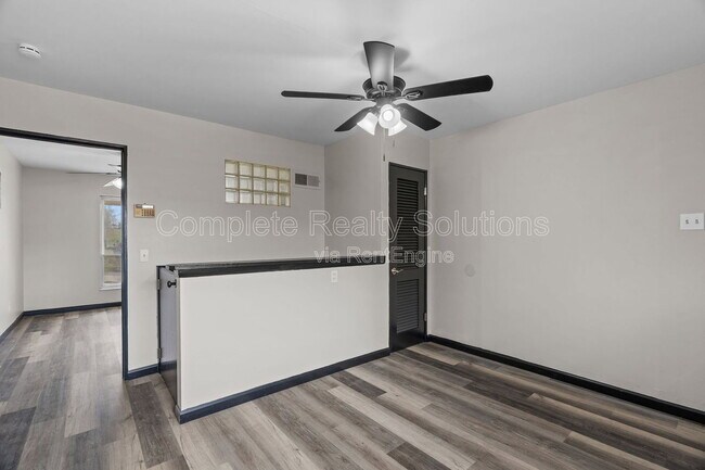 Building Photo - 5150 Wallingford Dr