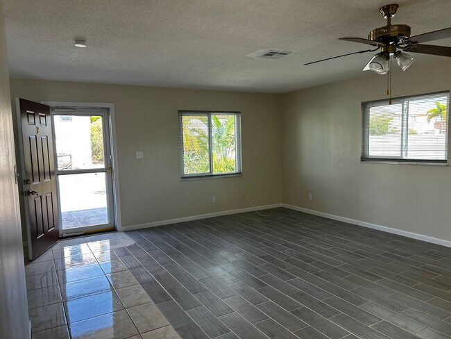 Entrance and living room - 145 174th Ave E