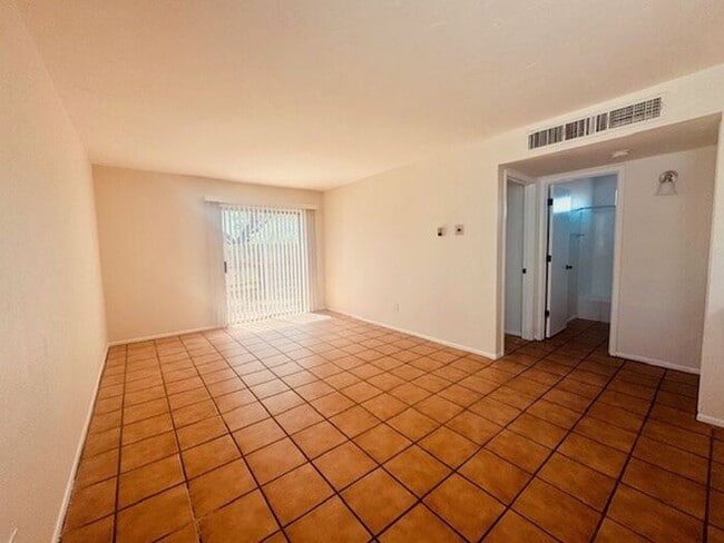 Building Photo - 1/2 MONTH FREE WITH LEASE START BY 8/1/25!...