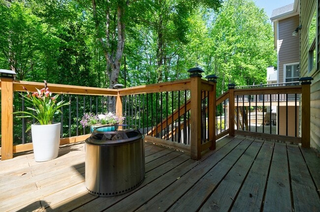 Building Photo - 2105 Brookridge Ter
