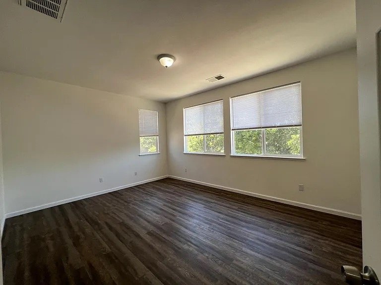 Building Photo - 120 Stone Valley Cir