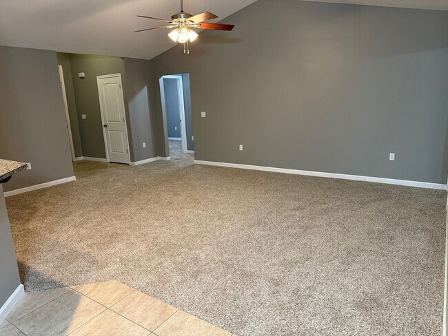 Building Photo - Charming home close to Turkey Creek, No HO...
