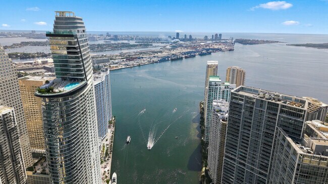 Building Photo - 465 Brickell Ave