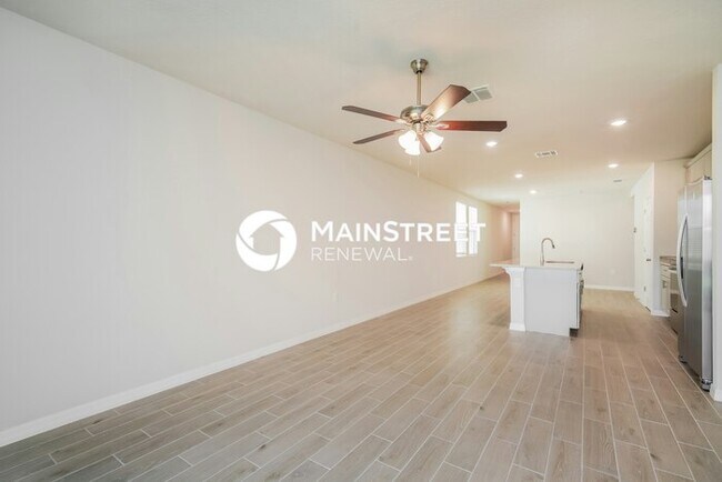 Building Photo - 3 Bedroom Pet-Friendly Home in St. Cloud, FL with Main Street Renewal