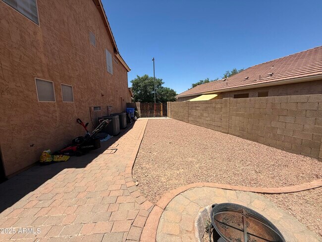 Building Photo - 389 S Cottonwood Dr